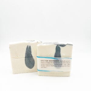 <strong>SYLTER SEEMANN </strong><br>handgesiedete Naturseife